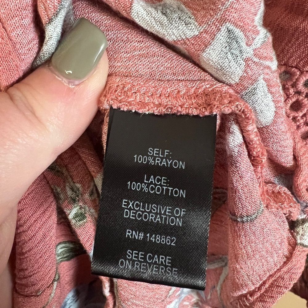 torrid Dusty Rose Floral Lace-Up Peasant Blouse - Picture 6 of 9